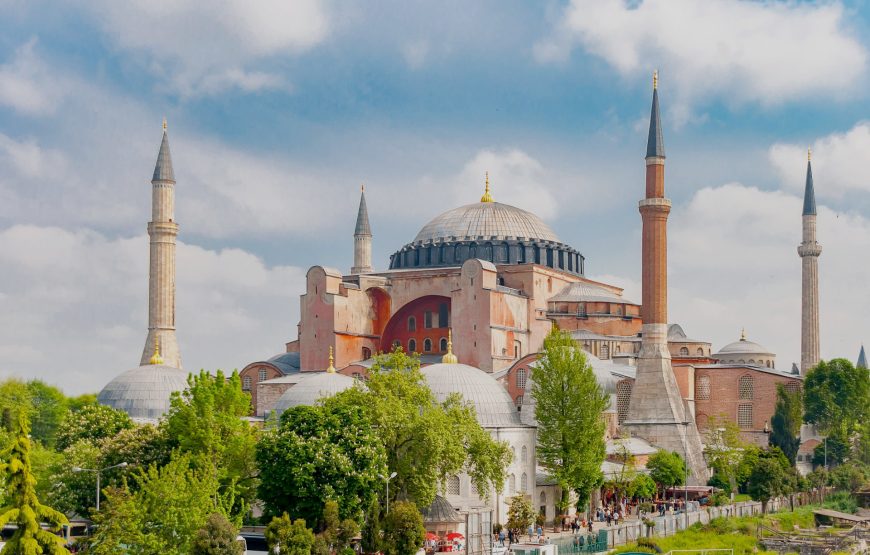 Enchanting Istanbul A Festive 4 Days Experience of Culture, History, and Shopping